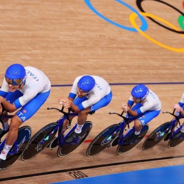 Ciclismo su pista, Italia in finale per l’oro (con record del mondo)