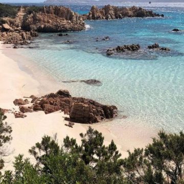 ladri sabbia conchiglie sardegna