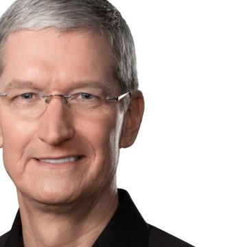 Dieci anni di Tim Cook alla guida di Apple