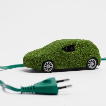 Il sogno a metà delle auto elettriche: sono meno del 10% del mercato