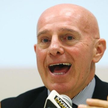 Napoli, Sacchi esalta il club: “Ha fatto un miracolone”