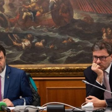 Giorgetti dimisisoni contro le banche. Ha ragione ma è un suicidio