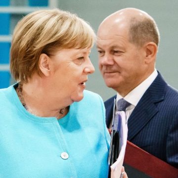 Il documento top secret che inchioda Merkel e Scholz sul gas russo