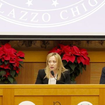 Meloni e la conferenza stampa dei “cento giorni” anticipati