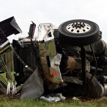 Incidente sul lavoro, due operai feriti per il crollo di una trave