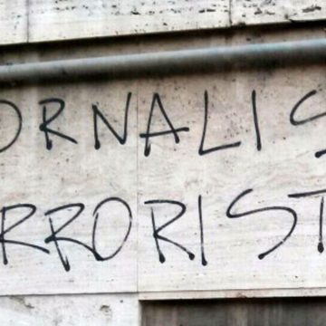 "Giornalista terrorista": quelli che deposte le armi, hanno imbracciato la penna