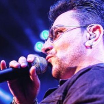 Chi è Elvio Gerardi, cantante e fondatore della tribute band degli U2