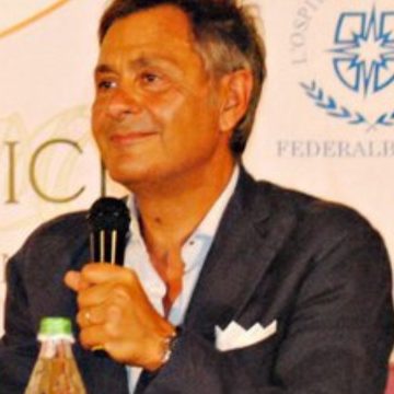 Walter Santillo, chi è il conduttore televisivo: vita privata e carriera