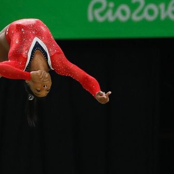 Simone Biles, chi è la ginnasta da record: marito, medaglie, salti