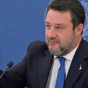 Salvini contro Landini