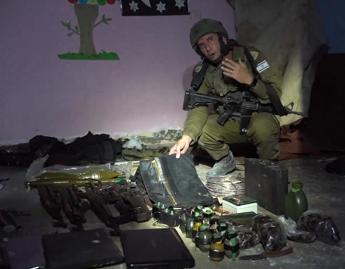 Gaza, soldati Israele: "Ecco base Hamas in ospedale, qui c'erano ostaggi"