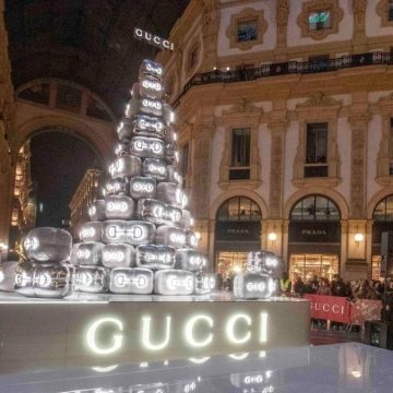 Milano, albero di Natale