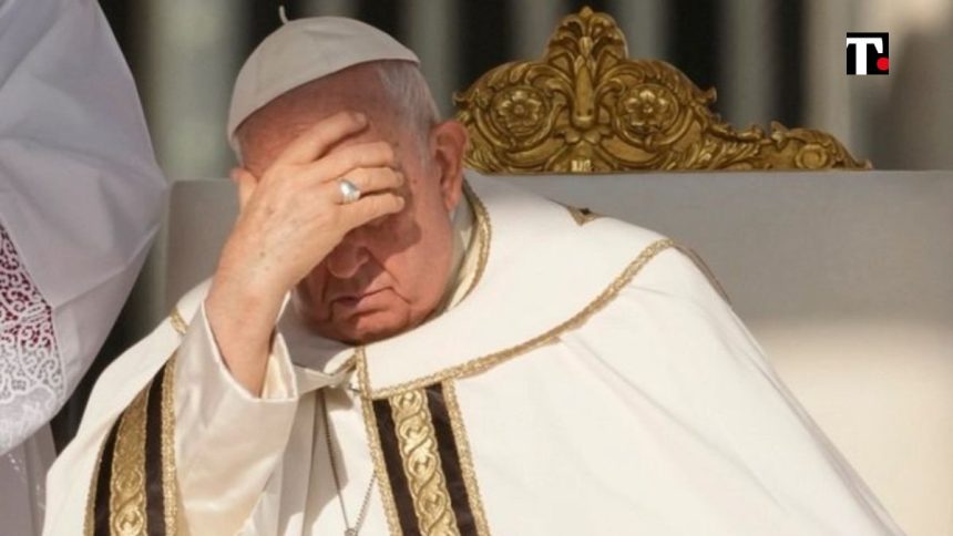 Gay in seminario, perchè il papa si è scusato? Intanto i lefebvriani godono…