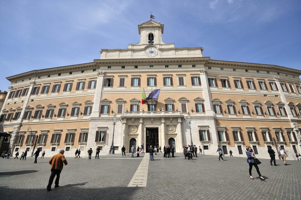 https://www.true-news.it/wp-content/uploads/2024/09/Montecitorio_-_panoramio-1024x680.jpg