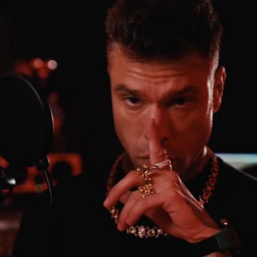 Dissing Fedez e Tony Effe, chi vince? Non fatevi f0ttere! È solo una campagna pubblicitaria a due bibite di m*rda